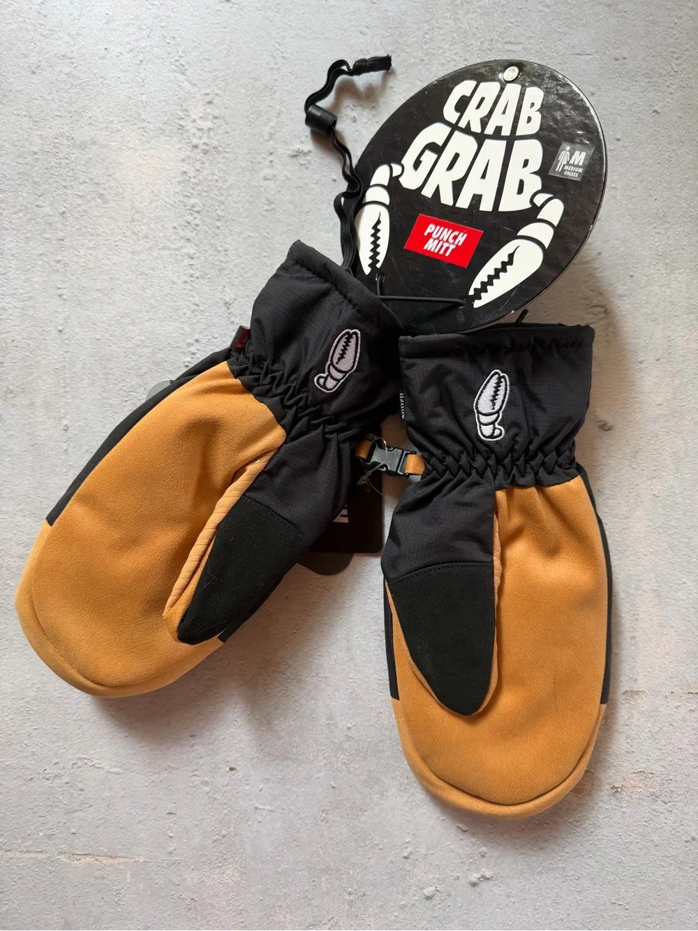 Crab Grab Unisex Black and Tan Punch Mittens